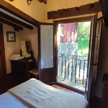 Casona De La Torre Отель Руэнте